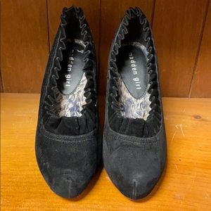 Black Heels with Ruffled Edge